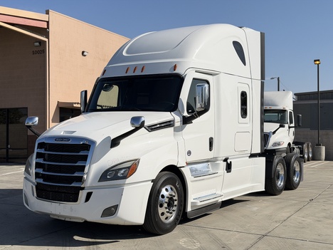 2020 FREIGHTLINER CASCADIA Tandem Axle Sleeper #1257