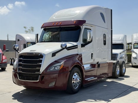 2020 FREIGHTLINER CASCADIA Tandem Axle Sleeper #1354