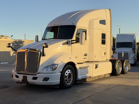 2022 KENWORTH T680 Tandem Axle Sleeper #1359