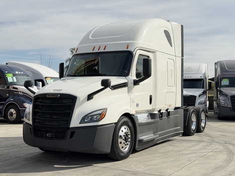 2019 FREIGHTLINER CASCADIA Tandem Axle Sleeper #1364