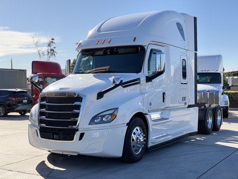 2020 FREIGHTLINER CASCADIA Tandem Axle Sleeper #1368