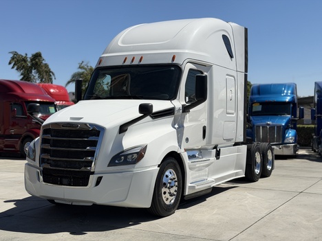 2019 FREIGHTLINER CASCADIA Tandem Axle Sleeper #1382