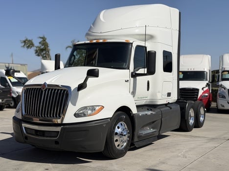 2020 INTERNATIONAL LT Tandem Axle Sleeper #1383