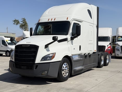 2020 FREIGHTLINER CASCADIA Tandem Axle Sleeper #1387