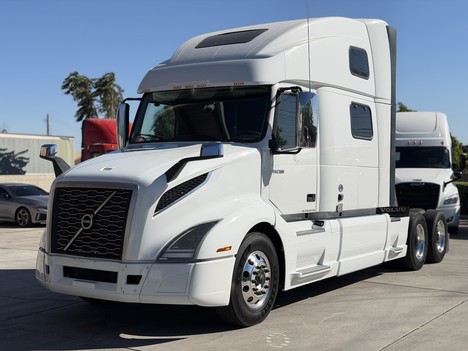 2023-volvo-vnl-tandem-axle-sleeper #1388