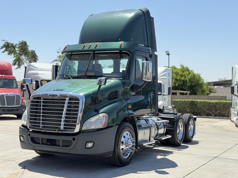 2016 FREIGHTLINER CASCADIA Tandem Axle Daycab #1391