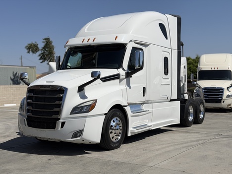 2021-freightliner-cascadia-tandem-axle-sleeper #1394