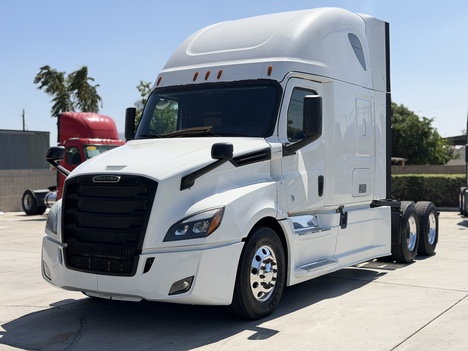 2019-freightliner-cascadia-tandem-axle-sleeper #1396