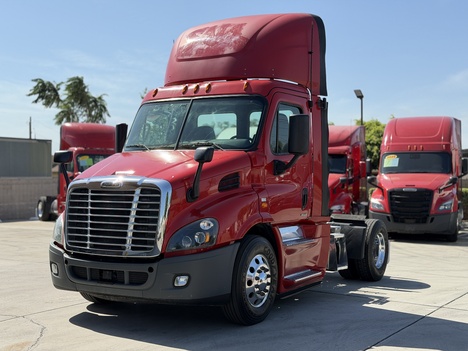 2017 FREIGHTLINER CASCADIA Single Axle Daycab #1406