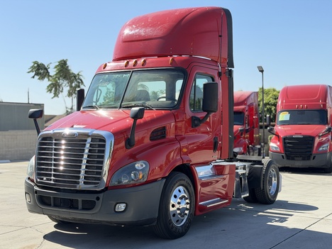 2017 FREIGHTLINER CASCADIA Single Axle Daycab #1407