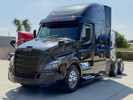 2022-freightliner-cascadia-tandem-axle-sleeper #1411