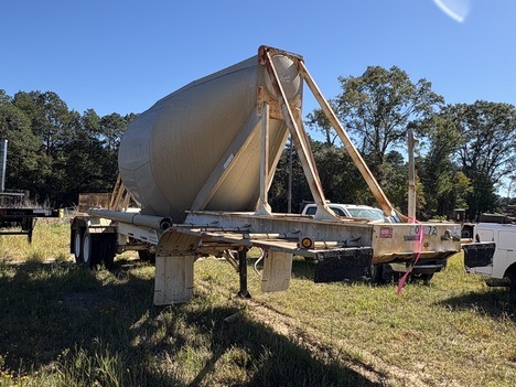 2008 VANTAGE SINGLE POD BULK TRL Pneumatic Bulk Trailer #32887