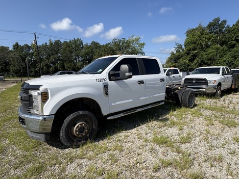 2019 FORD F-350 Cab Chassis Truck #34302