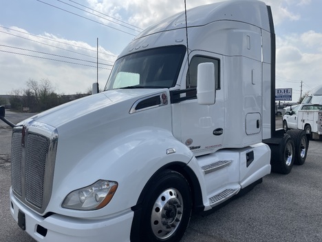 2019 KENWORTH T680 Tandem Axle Sleeper