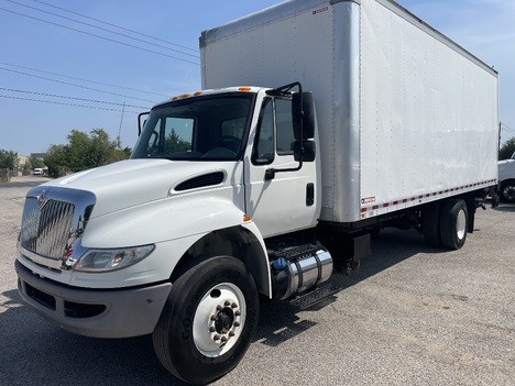 2016 INTERNATIONAL 4300 Box Van Truck