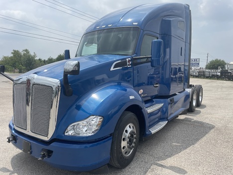 2018 KENWORTH T680 Tandem Axle Sleeper