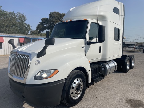 2018 INTERNATIONAL LT Tandem Axle Sleeper