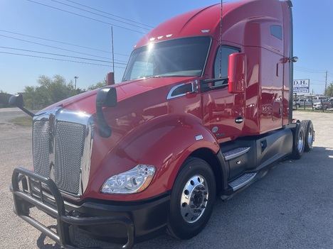 2019 KENWORTH T680 Tandem Axle Sleeper