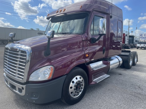 2013 FREIGHTLINER CASCADIA Sleeper