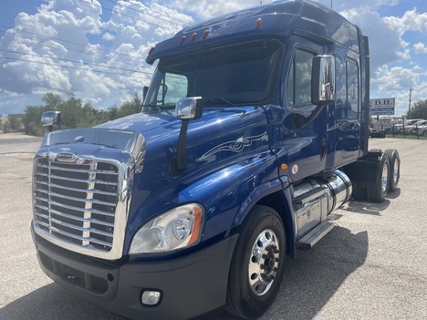 2020 FREIGHTLINER CASCADIA Tandem Axle Sleeper