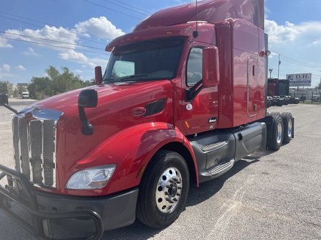 2019 PETERBILT 579 Tandem Axle Sleeper