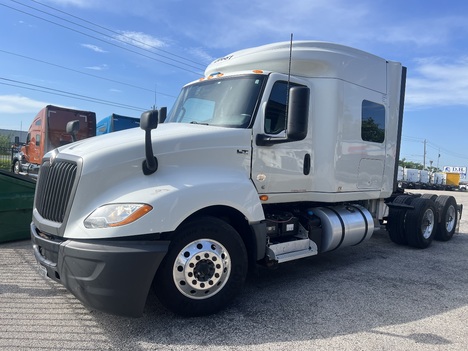 2020 INTERNATIONAL LT Tandem Axle Sleeper