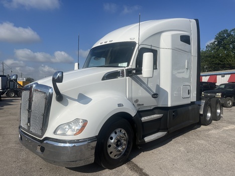 2019 KENWORTH T680 Tandem Axle Sleeper