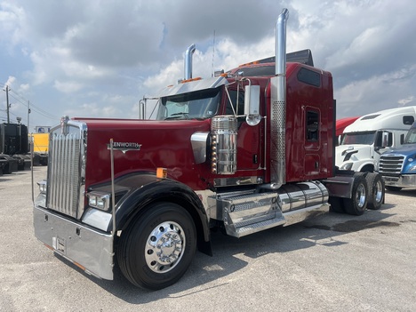 2021 KENWORTH W900 Tandem Axle Sleeper