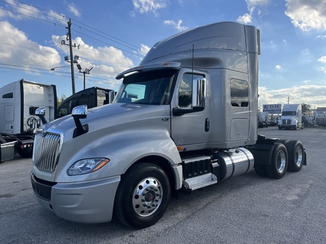 2018-international-lt-tandem-axle-sleeper #1704