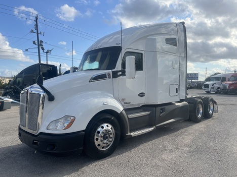 2020 KENWORTH T680 Tandem Axle Sleeper #1707