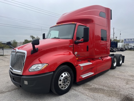 2020 INTERNATIONAL LT Tandem Axle Sleeper