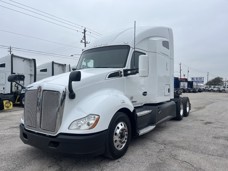 2020 KENWORTH T680 Tandem Axle Sleeper