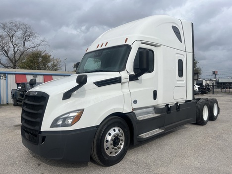 2023 FREIGHTLINER CASCADIA 126 Tandem Axle Sleeper #1735