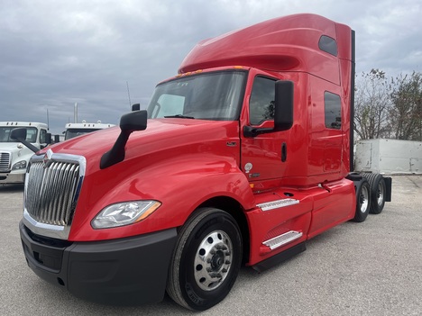 2020-international-lt-tandem-axle-sleeper #1737