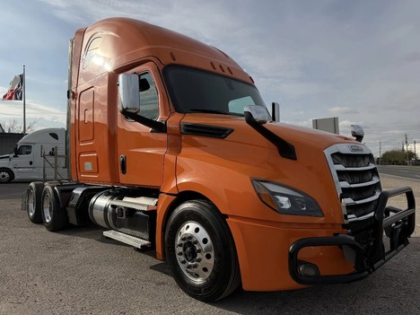 2019-freightliner-cascadia-126-tandem-axle-sleeper #1741