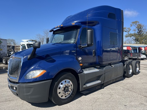 2019-international-lt-tandem-axle-sleeper #1744