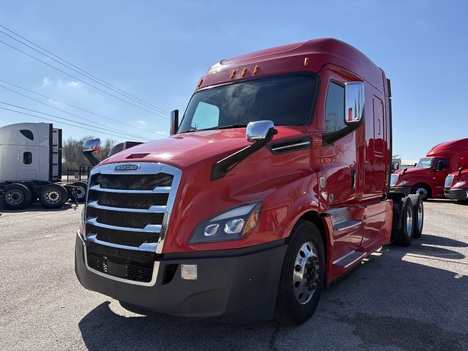 2019-freightliner-cascadia-126-tandem-axle-sleeper #1745