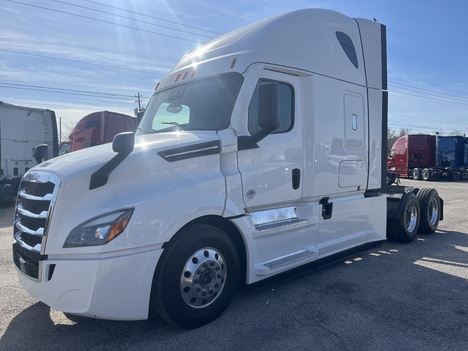 2020-freightliner-cascadia-126-tandem-axle-sleeper #1746
