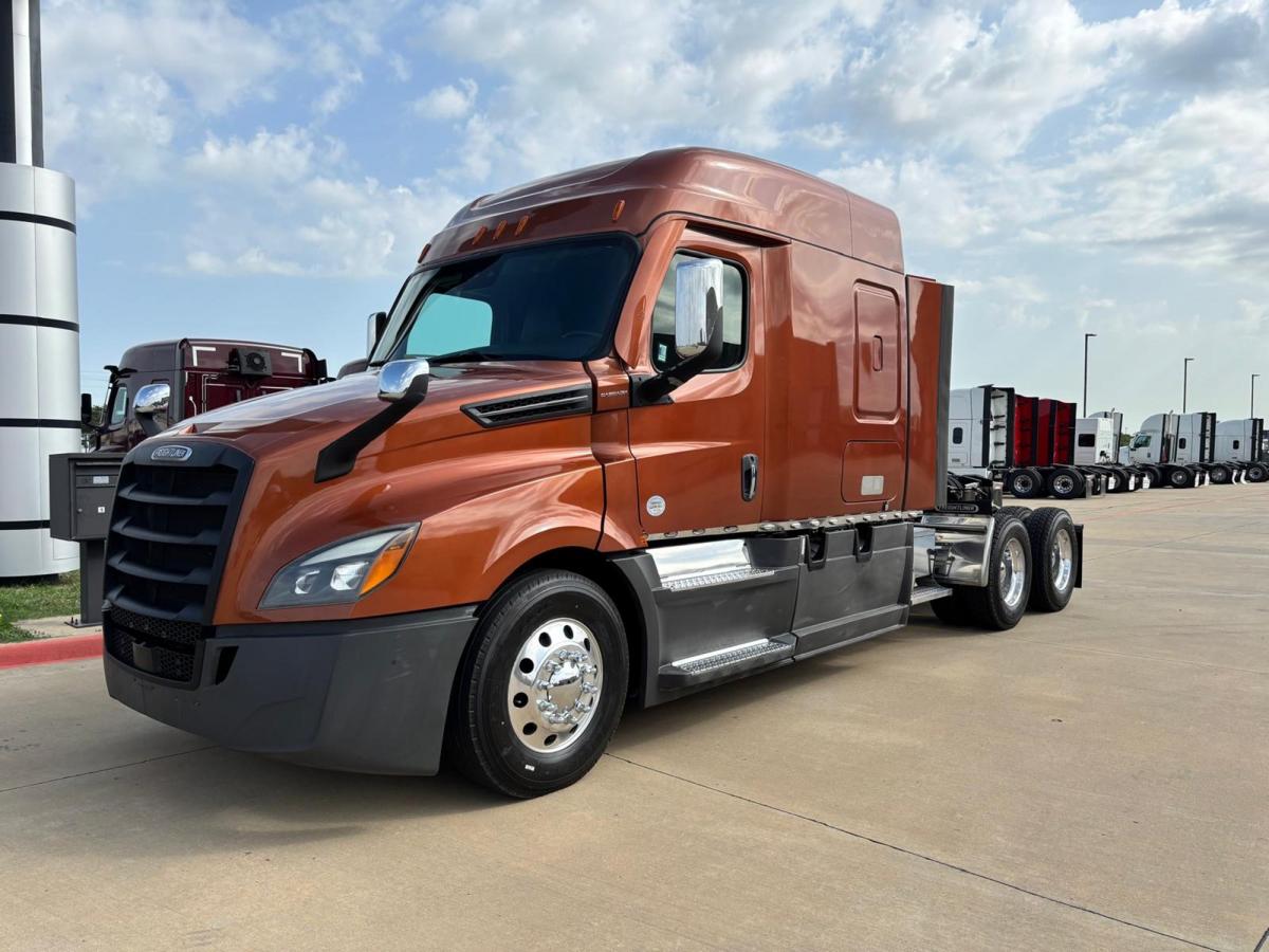 【正規品】 126 CASCADIA FREIGHTLINER 2021 SLEEPER #4156 SALE FOR ロンパース・カバーオール