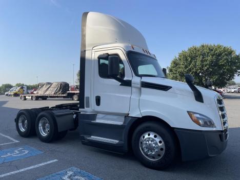 2020 Freightliner Cascadia 126 Daycab #4647