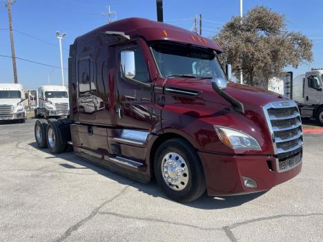 2022 Freightliner CASCADIA 126 Sleeper #4660 2022 Freightliner CASCADIA 126 Sleeper #4660