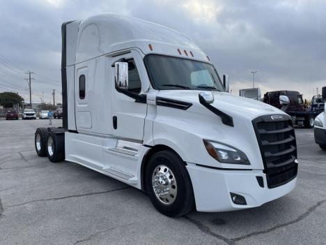 2025 Freightliner Cascadia Sleeper #4694 2025 Freightliner Cascadia Sleeper #4694