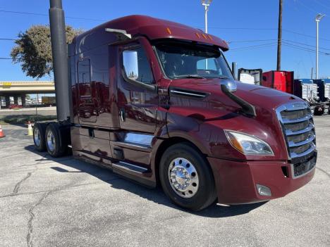 2022 Freightliner Cascadia 126 Sleeper #4707 2022 Freightliner Cascadia 126 Sleeper #4707