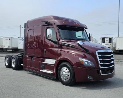 2022 Freightliner CASCADIA 126 Sleeper #4715 2022 Freightliner CASCADIA 126 Sleeper #4715