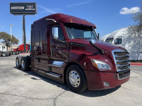2022-freightliner-cascadia-126-sleeper #4723