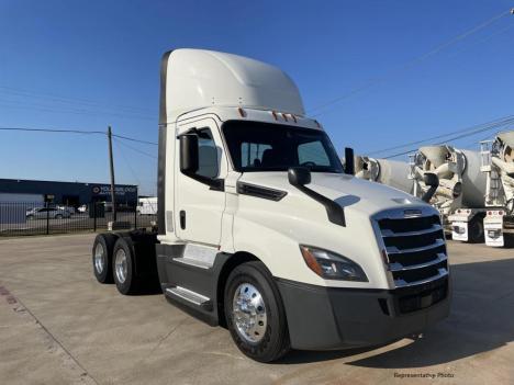 2021 Freightliner CASCADIA 126 Daycab #4738