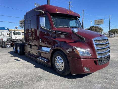 2022 Freightliner CASCADIA 126 Sleeper #4774 2022 Freightliner CASCADIA 126 Sleeper #4774