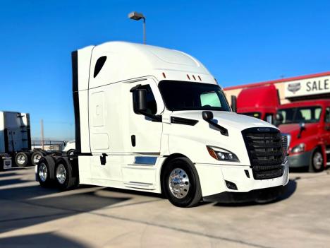 2022-freightliner-cascadia-126-sleeper #4797