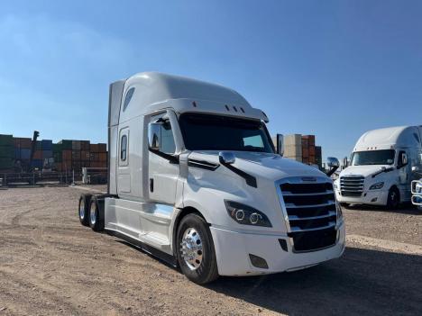 2023-freightliner-cascadia-126-sleeper #4833