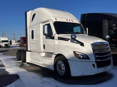 2023-freightliner-cascadia-126-sleeper #4834